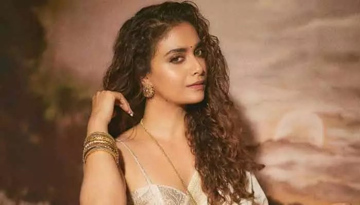 Keerthy Suresh Joins Venky-Kalyan Ram Multi-Starrer: Records Set to Shatter! Keerthy Suresh Joins Venky-Kalyan Ram Multi-Starrer: Records Set to Shatter!