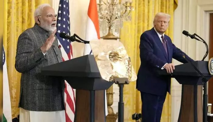 హోర్ముజ్ గుండా ముడి చమురు భవితవ్యం? మోడీ-ట్రంప్ అత్యవసర చర్చలు! హోర్ముజ్ గుండా ముడి చమురు భవితవ్యం? మోడీ-ట్రంప్ అత్యవసర చర్చలు!