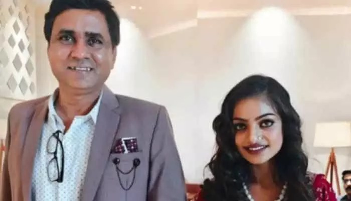 షాకింగ్: డైరెక్టర్ పై మోనాలిసా సంచలన ఆరోపణలు! టాలీవుడ్లో కలకలం! షాకింగ్: డైరెక్టర్ పై మోనాలిసా సంచలన ఆరోపణలు! టాలీవుడ్లో కలకలం!