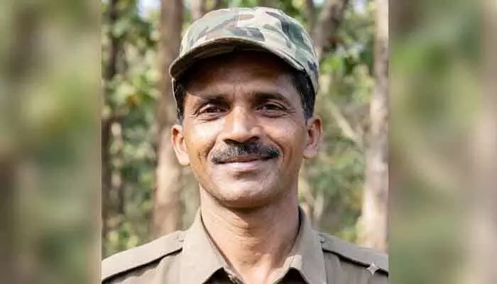 మావోయిస్టులకు భారీ షాక్! ఏఓబీలో కీలక నేత లొంగుబాటుతో సంచలనం! మావోయిస్టులకు భారీ షాక్! ఏఓబీలో కీలక నేత లొంగుబాటుతో సంచలనం!