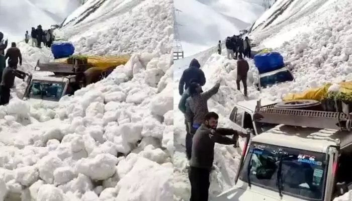 లడఖ్లో విషాదం: హిమపాత బీభత్సం, ఏడుగురు దుర్మరణం! లడఖ్లో విషాదం: హిమపాత బీభత్సం, ఏడుగురు దుర్మరణం!