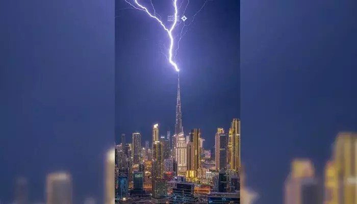 షాకింగ్: బుర్జ్ ఖలీఫాపై పిడుగు దాడి! అయినా చెక్కుచెదరని అద్భుత నిర్మాణం వెనుక రహస్యం! షాకింగ్: బుర్జ్ ఖలీఫాపై పిడుగు దాడి! అయినా చెక్కుచెదరని అద్భుత నిర్మాణం వెనుక రహస్యం!