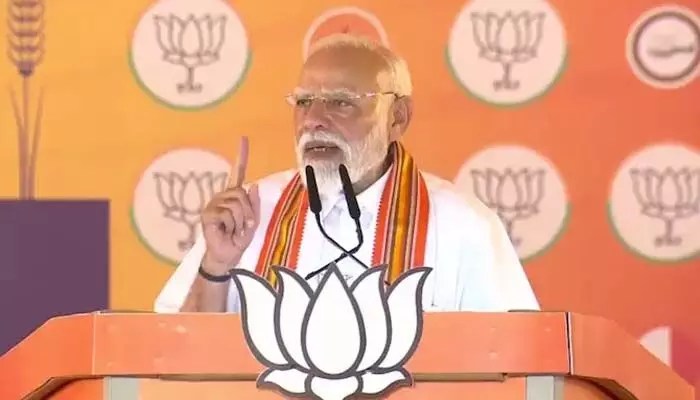 భారతీయుల ప్రాణాలతో కాంగ్రెస్ చెలగాటం: కేరళలో ప్రధాని మోడీ తీవ్ర ఆగ్రహం! భారతీయుల ప్రాణాలతో కాంగ్రెస్ చెలగాటం: కేరళలో ప్రధాని మోడీ తీవ్ర ఆగ్రహం!