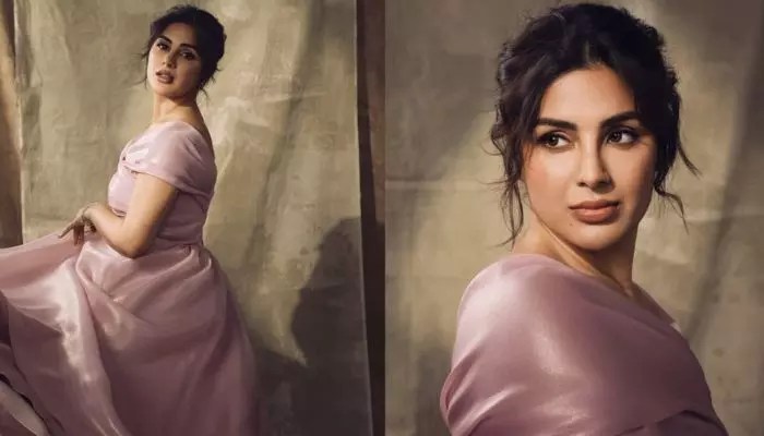 Samyuktha Menon Stuns in Pink Dress: Viral Photos Set Hearts Ablaze! Samyuktha Menon Stuns in Pink Dress: Viral Photos Set Hearts Ablaze!