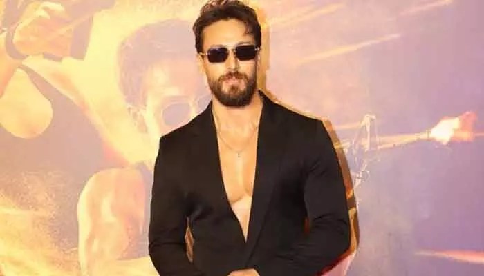 Action Hero Tiger Shroff Reveals Shocking Aerophobia: Battling Fear of Flights Action Hero Tiger Shroff Reveals Shocking Aerophobia: Battling Fear of Flights