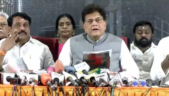 తమిళనాడులో కుటుంబ పాలన విధ్వంసం: కేంద్ర మంత్రి సంచలన ఆరోపణలు! తమిళనాడులో కుటుంబ పాలన విధ్వంసం: కేంద్ర మంత్రి సంచలన ఆరోపణలు!