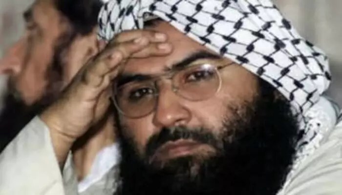 జైషే చీఫ్ సోదరుడి హఠాన్మరణం: పాక్ ఉలిక్కిపాటు! మిస్టరీ వీడేనా? జైషే చీఫ్ సోదరుడి హఠాన్మరణం: పాక్ ఉలిక్కిపాటు! మిస్టరీ వీడేనా?