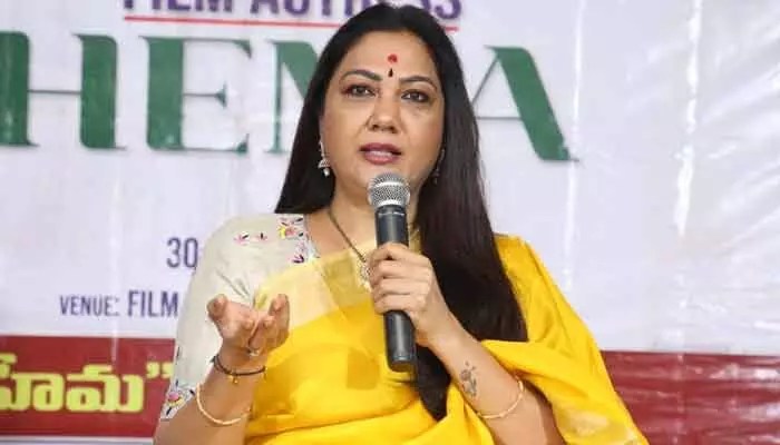 డ్రగ్స్ కేసుతో హేమ జీవితం ఛిద్రం! ఆత్మహత్య చేసుకోవాలనే ఆలోచనలు!! షాకింగ్ కామెంట్స్ వైరల్ డ్రగ్స్ కేసుతో హేమ జీవితం ఛిద్రం! ఆత్మహత్య చేసుకోవాలనే ఆలోచనలు!! షాకింగ్ కామెంట్స్ వైరల్