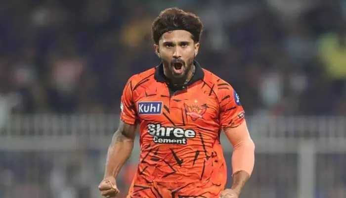 కోల్కతాకు షాక్: ఐపీఎల్లో హైదరాబాద్ సన్రైజర్స్ అదిరిపోయే విజయం! కోల్కతాకు షాక్: ఐపీఎల్లో హైదరాబాద్ సన్రైజర్స్ అదిరిపోయే విజయం!