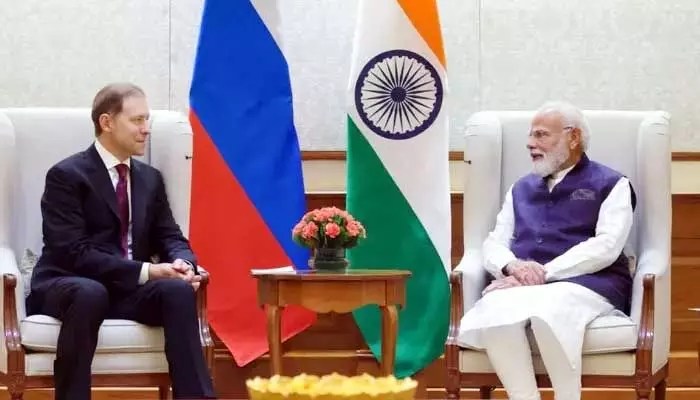 భారత్కు రష్యా అభయం: చమురు, గ్యాస్ సరఫరాకు గ్రీన్ సిగ్నల్! భారత్కు రష్యా అభయం: చమురు, గ్యాస్ సరఫరాకు గ్రీన్ సిగ్నల్!