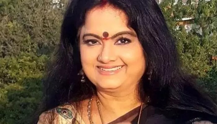 డ్రెస్సింగ్ రూంలో నిర్మాత దారుణం! షాకింగ్ నిజాలు బయటపెట్టిన హీరోయిన్!! డ్రెస్సింగ్ రూంలో నిర్మాత దారుణం! షాకింగ్ నిజాలు బయటపెట్టిన హీరోయిన్!!