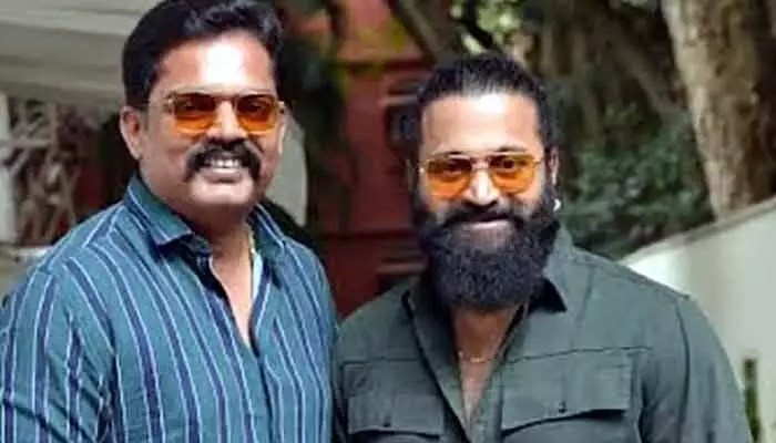 షాకింగ్: ఫ్రెండ్స్ను అన్ఫాలో చేసిన రిషబ్ శెట్టి! అసలేం జరిగిందో చెప్పిన ప్రమోద్ శెట్టి!! షాకింగ్: ఫ్రెండ్స్ను అన్ఫాలో చేసిన రిషబ్ శెట్టి! అసలేం జరిగిందో చెప్పిన ప్రమోద్ శెట్టి!!