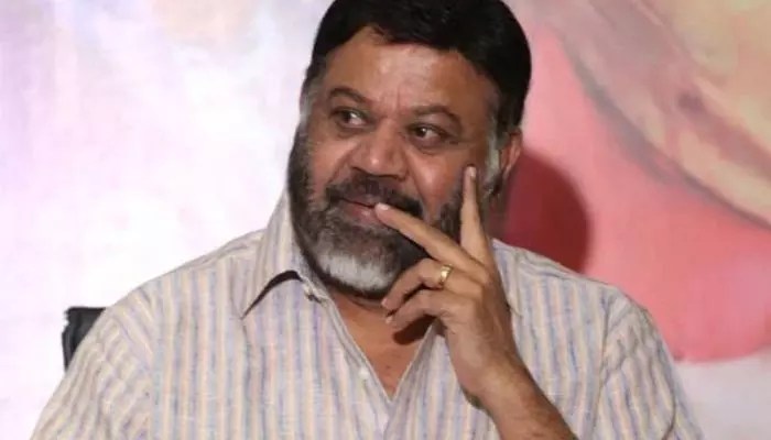 షాకింగ్: రజినీకాంత్ని కొట్టే సీన్, అందుకే ఆ హీరోయిన్ నో చెప్పేసింది! మామూలు ట్విస్ట్ కాదు! షాకింగ్: రజినీకాంత్ని కొట్టే సీన్, అందుకే ఆ హీరోయిన్ నో చెప్పేసింది! మామూలు ట్విస్ట్ కాదు!