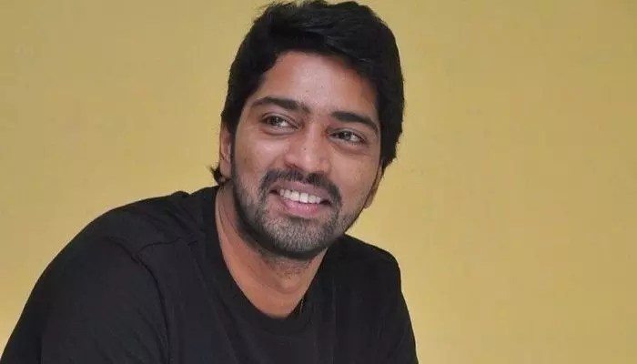 అల్లరి నరేష్ సంచలనం: ‘కనకదుర్గ’గా వస్తున్న నరేష్.. ఇక థియేటర్లు దద్దరిల్లాల్సిందే! అల్లరి నరేష్ సంచలనం: ‘కనకదుర్గ’గా వస్తున్న నరేష్.. ఇక థియేటర్లు దద్దరిల్లాల్సిందే!