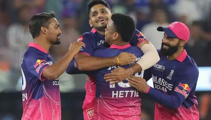 గుజరాత్కు షాక్ ఇచ్చిన రాజస్థాన్.. ఐపీఎల్లో మరో సంచలనం! గుజరాత్కు షాక్ ఇచ్చిన రాజస్థాన్.. ఐపీఎల్లో మరో సంచలనం!