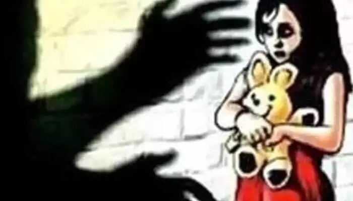 పాట్నాలో అమానుషం: మూడేళ్ల చిన్నారిపై మేనమామ, స్నేహితుల సామూహిక అత్యాచారం! పాట్నాలో అమానుషం: మూడేళ్ల చిన్నారిపై మేనమామ, స్నేహితుల సామూహిక అత్యాచారం!