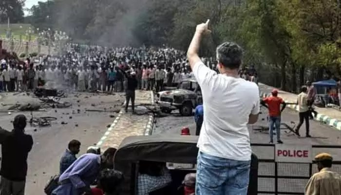 NTRNeel: షాకింగ్ న్యూస్! షూటింగ్కు బ్రేక్.. అసలు ఏం జరిగింది? NTRNeel: షాకింగ్ న్యూస్! షూటింగ్కు బ్రేక్.. అసలు ఏం జరిగింది?