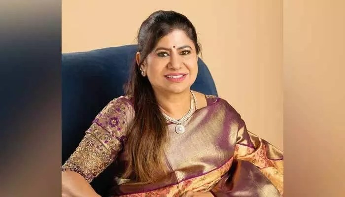 తమిళనాడు ఎన్నికల వేళ సంచలనం: రూ.1049 కోట్ల ఆస్తులున్న అభ్యర్థి ఎవరో తెలుసా? తమిళనాడు ఎన్నికల వేళ సంచలనం: రూ.1049 కోట్ల ఆస్తులున్న అభ్యర్థి ఎవరో తెలుసా?