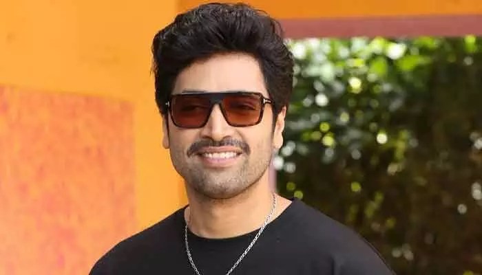 మాస్ న్యూస్: 'డెకాయిట్' ముందే అడివి శేష్ నెక్స్ట్ మూవీ ఫిక్స్! డైరెక్టర్ ఎవరంటే.. దిమ్మతిరిగే ట్విస్ట్! మాస్ న్యూస్: 'డెకాయిట్' ముందే అడివి శేష్ నెక్స్ట్ మూవీ ఫిక్స్! డైరెక్టర్ ఎవరంటే.. దిమ్మతిరిగే ట్విస్ట్!