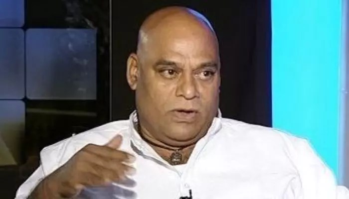షాకింగ్: తిరువీర్ను విజయ్ సేతుపతితో పోల్చిన అజయ్ ఘోష్! మామూలు షాక్ కాదు ఇది!! షాకింగ్: తిరువీర్ను విజయ్ సేతుపతితో పోల్చిన అజయ్ ఘోష్! మామూలు షాక్ కాదు ఇది!!