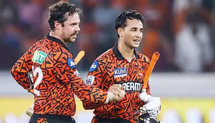 పంజాబ్కు చుక్కలు చూపించిన హైదరాబాద్! గెలుపు గుర్రం ఎక్కేదెవరో? పంజాబ్కు చుక్కలు చూపించిన హైదరాబాద్! గెలుపు గుర్రం ఎక్కేదెవరో?