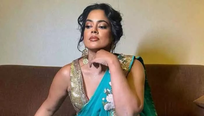 షాకింగ్: గుర్తింపు కోసం లక్షలు ఖర్చు చేసిన హీరోయిన్.. చివరకు ఏం జరిగిందంటే? షాకింగ్: గుర్తింపు కోసం లక్షలు ఖర్చు చేసిన హీరోయిన్.. చివరకు ఏం జరిగిందంటే?