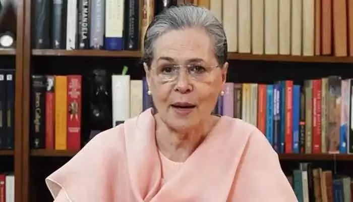 మోదీ సర్కార్పై సోనియా గాంధీ సంచలన వ్యాఖ్యలు! అసలు సమస్య అదేనంటూ ధ్వజం! మోదీ సర్కార్పై సోనియా గాంధీ సంచలన వ్యాఖ్యలు! అసలు సమస్య అదేనంటూ ధ్వజం!