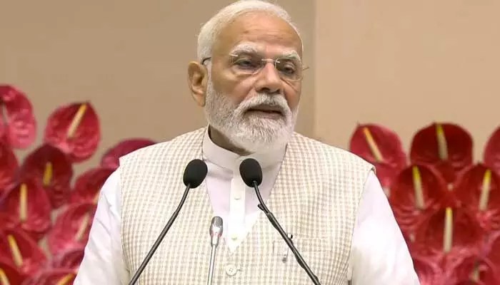 మహిళా రిజర్వేషన్ బిల్లుతో చరిత్ర సృష్టిస్తాం: మోడీ సంచలన ప్రకటన! మహిళా రిజర్వేషన్ బిల్లుతో చరిత్ర సృష్టిస్తాం: మోడీ సంచలన ప్రకటన!