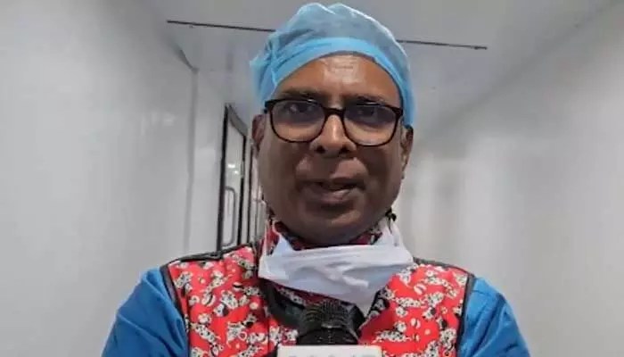 జై శ్రీరామ్ అంటే ఫీజు తగ్గించిన డాక్టర్! బెంగాల్లో దుమారం రేపిన ఆఫర్! జై శ్రీరామ్ అంటే ఫీజు తగ్గించిన డాక్టర్! బెంగాల్లో దుమారం రేపిన ఆఫర్!