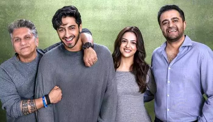 సయారా సీక్వెల్: యూత్కు పూనకాలే.. బ్లాక్ బస్టర్ హిట్ పక్కా! వైరల్ అప్డేట్ సయారా సీక్వెల్: యూత్కు పూనకాలే.. బ్లాక్ బస్టర్ హిట్ పక్కా! వైరల్ అప్డేట్