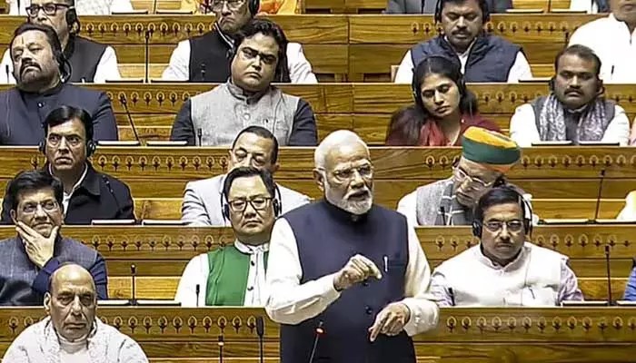 మహిళా శక్తి ముందు మోడీ ప్రణామం! పార్లమెంట్లో సంచలన వ్యాఖ్యలు! మహిళా శక్తి ముందు మోడీ ప్రణామం! పార్లమెంట్లో సంచలన వ్యాఖ్యలు!