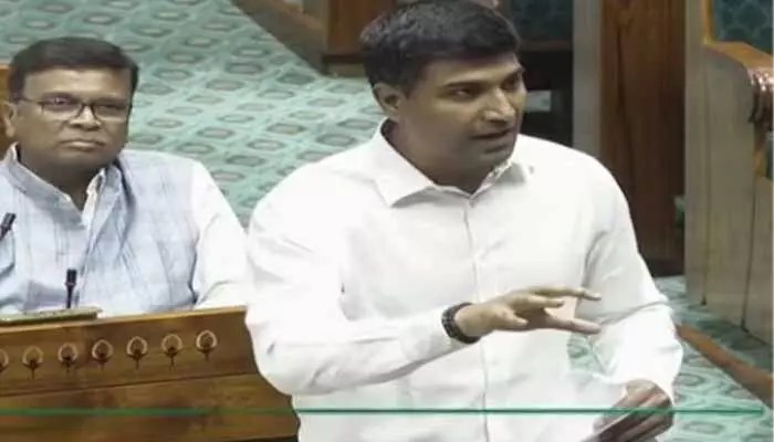 మహిళా రిజర్వేషన్ బిల్లుకు టీడీపీ గ్రీన్ సిగ్నల్! సంచలన ప్రకటన చేసిన ఎంపీ లావు!! మహిళా రిజర్వేషన్ బిల్లుకు టీడీపీ గ్రీన్ సిగ్నల్! సంచలన ప్రకటన చేసిన ఎంపీ లావు!!
