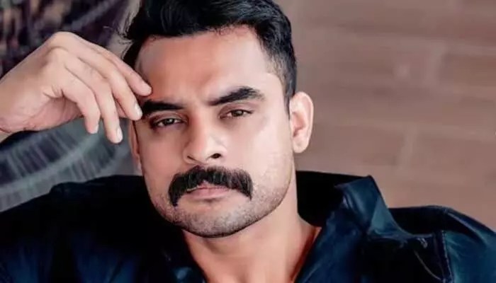 షాకింగ్: 'టాక్సిక్'లో టొవినో లేడు! అసలు నిజం చెప్పిన మలయాళ స్టార్!! షాకింగ్: 'టాక్సిక్'లో టొవినో లేడు! అసలు నిజం చెప్పిన మలయాళ స్టార్!!