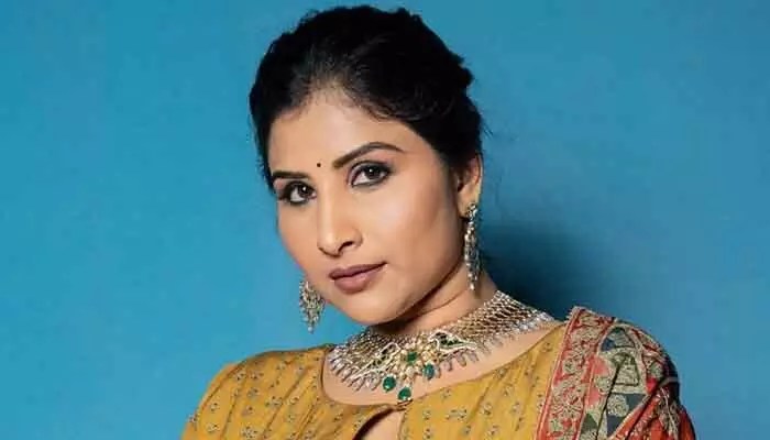 మంగ్లీకి షాక్! ఇండస్ట్రీ నుండి బహిష్కరణకు డిమాండ్! ‘మా’కు ఫిర్యాదు!! మంగ్లీకి షాక్! ఇండస్ట్రీ నుండి బహిష్కరణకు డిమాండ్! ‘మా’కు ఫిర్యాదు!!