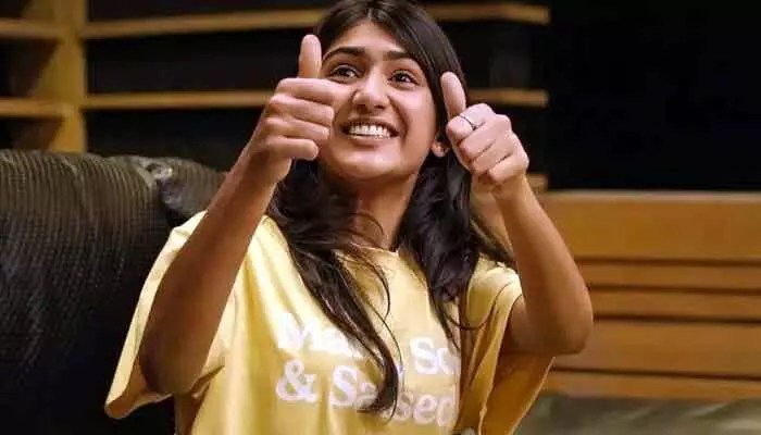 విక్రమ్ సరసన నిర్మాత హీరోయిన్.. టాలీవుడ్ లో షాకింగ్ కాంబో! విక్రమ్ సరసన నిర్మాత హీరోయిన్.. టాలీవుడ్ లో షాకింగ్ కాంబో!