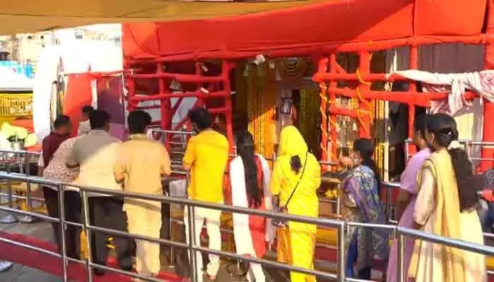 నేడే అక్షయ తృతీయ.. లక్ష్మీదేవి కటాక్షం కోసం ప్రత్యేక పూజలు నేడే అక్షయ తృతీయ.. లక్ష్మీదేవి కటాక్షం కోసం ప్రత్యేక పూజలు