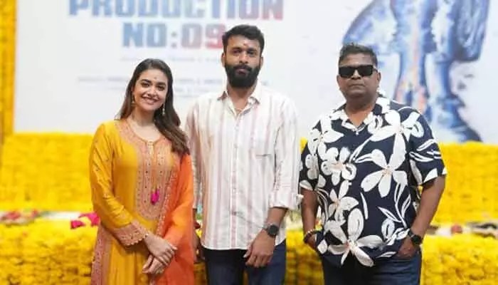 కీర్తి సురేష్ మాస్ కమ్ బ్యాక్! 'సత్యవాన్ సావిత్రి' కోర్టు లుక్ వైరల్.. సంచలనం ఖాయం! కీర్తి సురేష్ మాస్ కమ్ బ్యాక్! 'సత్యవాన్ సావిత్రి' కోర్టు లుక్ వైరల్.. సంచలనం ఖాయం!