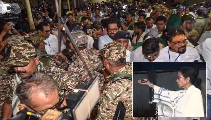 ఈవీఎంల భద్రతపై మమత బెనర్జీ అనుమానాలు: స్ట్రాంగ్ రూమ్ వద్ద రాత్రంతా ఏం జరిగింది? ఈవీఎంల భద్రతపై మమత బెనర్జీ అనుమానాలు: స్ట్రాంగ్ రూమ్ వద్ద రాత్రంతా ఏం జరిగింది?