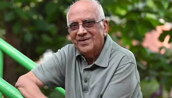యంగ్ డైరెక్టర్లకు సింగీతం షాక్! 'అసలు పనికిరారు' అంటూ సంచలన వ్యాఖ్యలు వైరల్! యంగ్ డైరెక్టర్లకు సింగీతం షాక్! 'అసలు పనికిరారు' అంటూ సంచలన వ్యాఖ్యలు వైరల్!