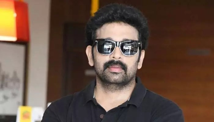 మెగాస్టార్ పెంపకంపై జేడీ సంచలన వ్యాఖ్యలు! చరణ్ అలా చేశాడా? మెగాస్టార్ పెంపకంపై జేడీ సంచలన వ్యాఖ్యలు! చరణ్ అలా చేశాడా?