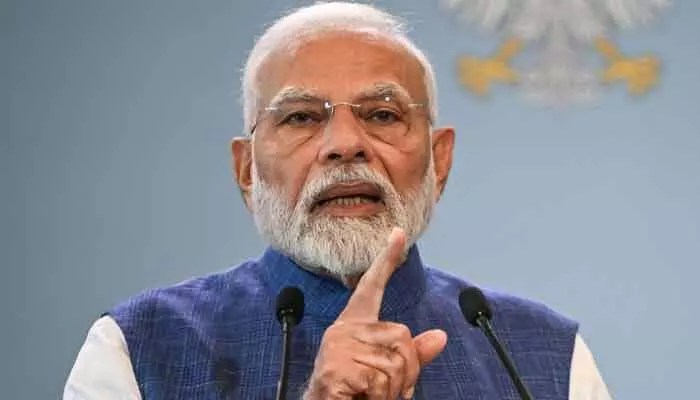 ఆర్థిక వ్యవస్థకు మోడీ మాస్టర్ ప్లాన్: బంగారం కొనుగోళ్లు ఆపండి, దేశాన్ని నిలబెట్టండి! ఆర్థిక వ్యవస్థకు మోడీ మాస్టర్ ప్లాన్: బంగారం కొనుగోళ్లు ఆపండి, దేశాన్ని నిలబెట్టండి!