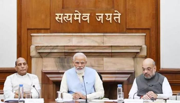 గుజరాత్కు కేంద్రం భారీ బహుమతి! వేల కోట్ల ప్రాజెక్టులతో సెమీకండక్టర్ హబ్గా రాష్ట్రం! గుజరాత్కు కేంద్రం భారీ బహుమతి! వేల కోట్ల ప్రాజెక్టులతో సెమీకండక్టర్ హబ్గా రాష్ట్రం!