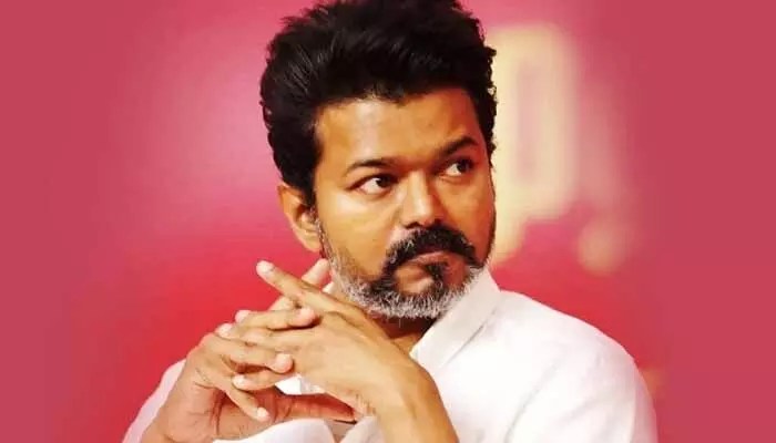 విజయ్ సీఎం కాలేదని ఆత్మహత్యాయత్నం: అభిమానుల పిచ్చి పరాకాష్టకు! విజయ్ సీఎం కాలేదని ఆత్మహత్యాయత్నం: అభిమానుల పిచ్చి పరాకాష్టకు!