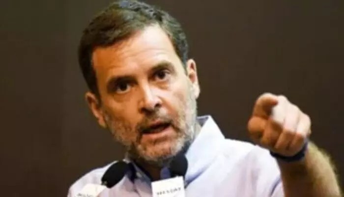 రాహుల్ గాంధీ సంచలన ఆరోపణలు: బీజేపీ గెలుపు 'ఓట్ల చోరీ'తోనే! రాహుల్ గాంధీ సంచలన ఆరోపణలు: బీజేపీ గెలుపు 'ఓట్ల చోరీ'తోనే!