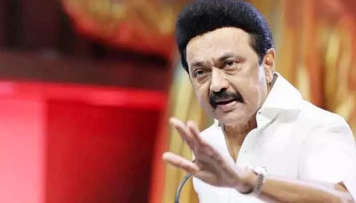 తమిళనాడులో రాజకీయ సంక్షోభం: స్టాలిన్ సంచలన నిర్ణయం, టీవీకే భవితవ్యం! తమిళనాడులో రాజకీయ సంక్షోభం: స్టాలిన్ సంచలన నిర్ణయం, టీవీకే భవితవ్యం!