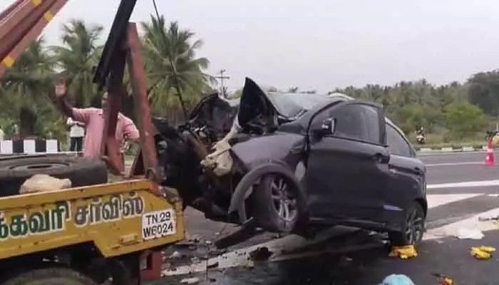 మధురైలో ఘోర రోడ్డు ప్రమాదం: ఒకే కుటుంబంలో ఐదుగురు బలి! మధురైలో ఘోర రోడ్డు ప్రమాదం: ఒకే కుటుంబంలో ఐదుగురు బలి!