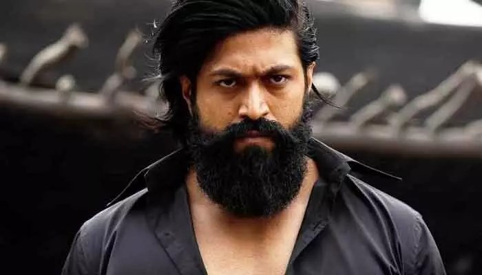 యష్ సంచలన వ్యాఖ్యలు: 'ఆమె' డైరెక్షన్ లో సినిమా టోటల్ రికార్డ్! ఫ్యాన్స్ షాక్! యష్ సంచలన వ్యాఖ్యలు: 'ఆమె' డైరెక్షన్ లో సినిమా టోటల్ రికార్డ్! ఫ్యాన్స్ షాక్!