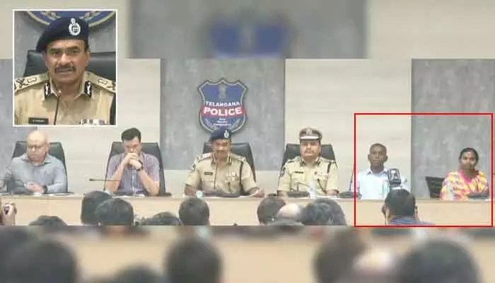 మావోయిస్టులకు భారీ షాక్! అగ్రనేత నరహరి లొంగుబాటు.. గణపతికి డీజీపీ సంచలన పిలుపు! మావోయిస్టులకు భారీ షాక్! అగ్రనేత నరహరి లొంగుబాటు.. గణపతికి డీజీపీ సంచలన పిలుపు!