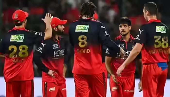 ఫైనల్ బెర్త్ ఖాయం! RCB సునామీలో కొట్టుకుపోయిన గుజరాత్! ఫైనల్ బెర్త్ ఖాయం! RCB సునామీలో కొట్టుకుపోయిన గుజరాత్!
