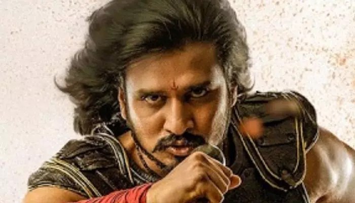 నిఖిల్ మాస్ కష్టం! 'స్వయంభు' కోసం 45 రోజులు నరకం చూశాడు! గాయాలైనా తగ్గని పవర్! నిఖిల్ మాస్ కష్టం! 'స్వయంభు' కోసం 45 రోజులు నరకం చూశాడు! గాయాలైనా తగ్గని పవర్!